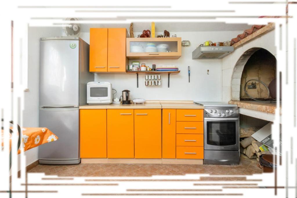 Hostel Oktarin Kastela Ngoại thất bức ảnh