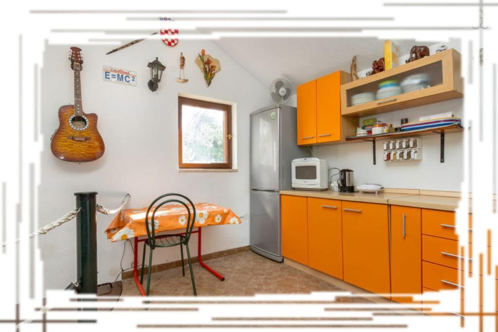 Hostel Oktarin Kastela Ngoại thất bức ảnh