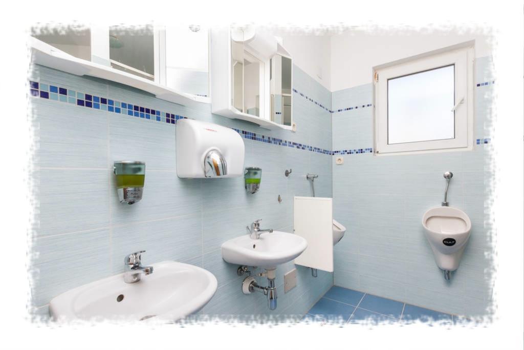 Hostel Oktarin Kastela Ngoại thất bức ảnh